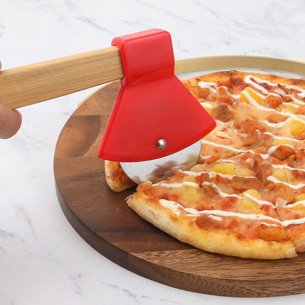 1pc Pizza Hob; Axe Bamboo Handle Cutter; Kitchen Gadgets; Creative Pizza Knife; Baking Cutter; Random Color - Image 2