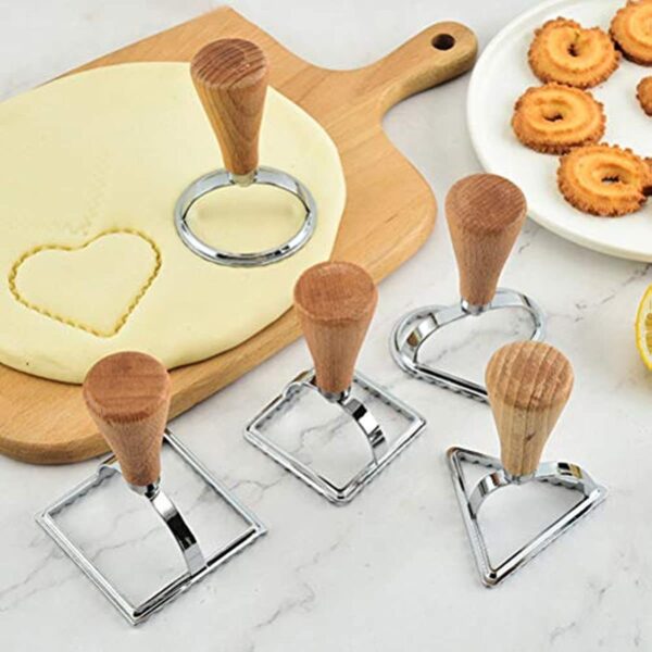 5pcs; Geometric Cookie Cutters; Stainless Steel Candy Mold With Wooden Handle; Biscuit Molds; Square Round Heart Shaped Chocolate Cutters; Cake Decorating Molds - Image 2