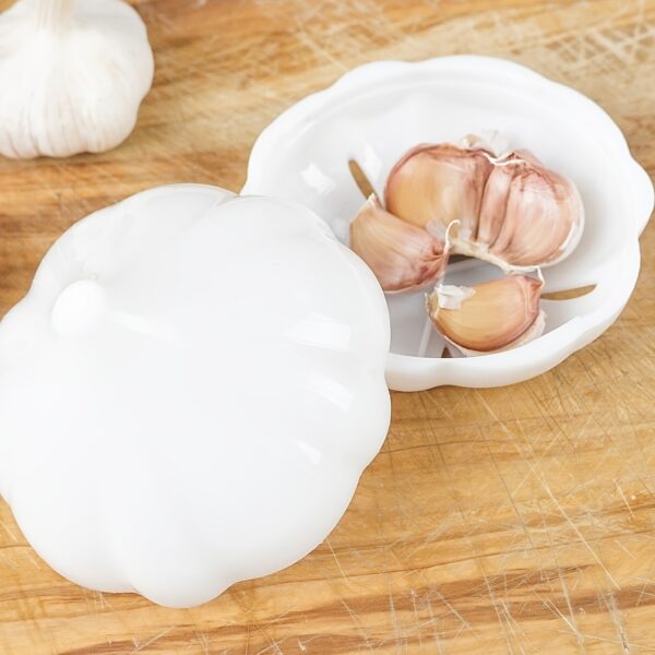 1pc White Garlic Plastic Storage Box; Fruit And Vegetable Shaped Food Saver Storage Container; 350ml/12.3oz - Image 3