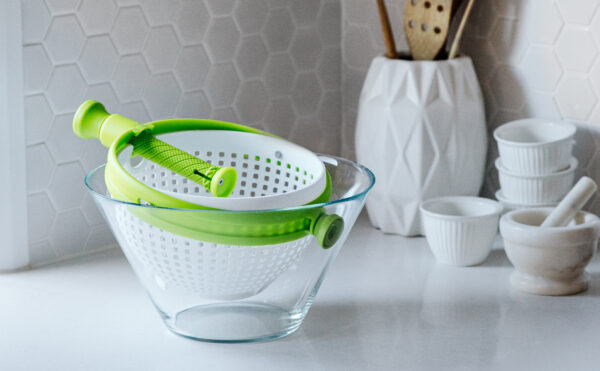 Spina | Easy-To-Use Salad Spinner | Non-Scratch, Nylon Spinning Colander | Lettuce Spinner | Colander with Collapsible Handle |  Green - Image 16