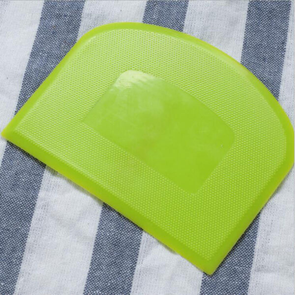 Plastic Dough Cutter Food-Safe Dough Scraper Bowl Scraper Flexible Scraper Multipurpose Food Scrappers for Bread Dough Cake Fondant Icing Baking Tool - Image 4